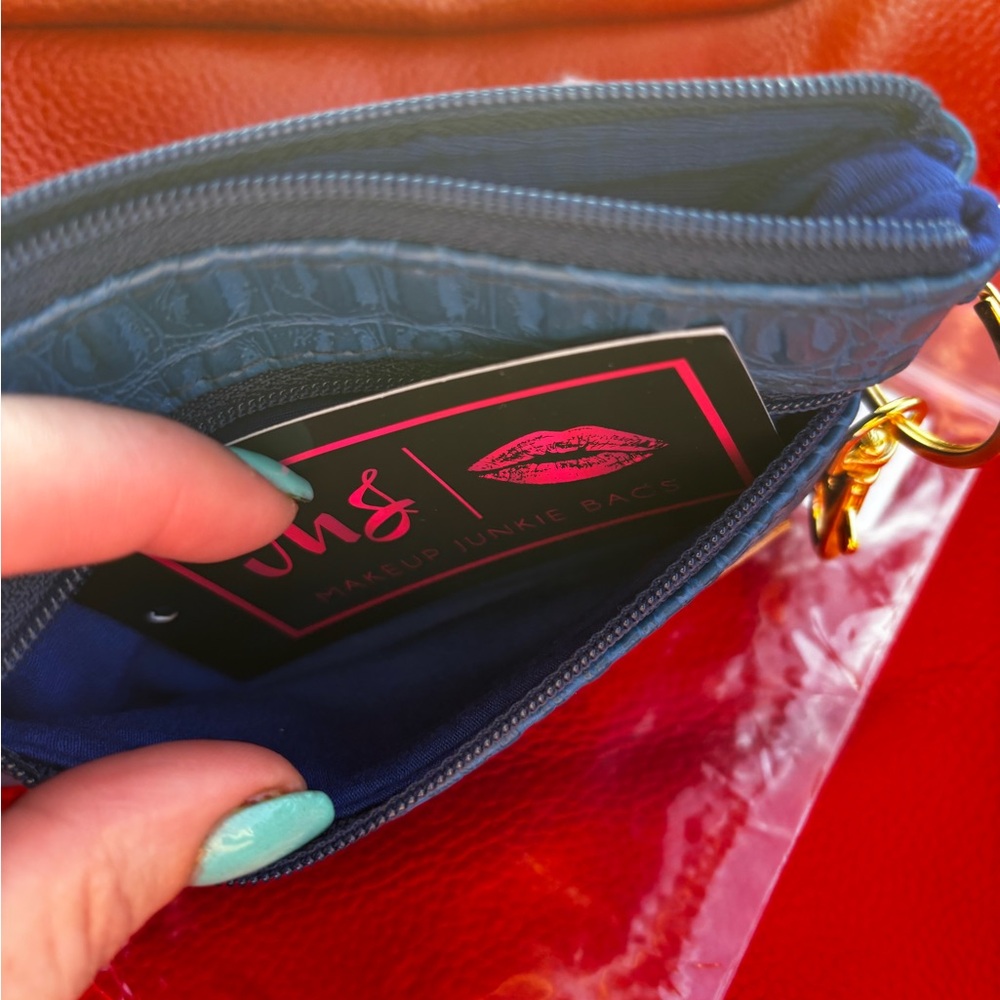 Makeup Junkie Zip It Key Chain Wallet - Picture 3 of 4